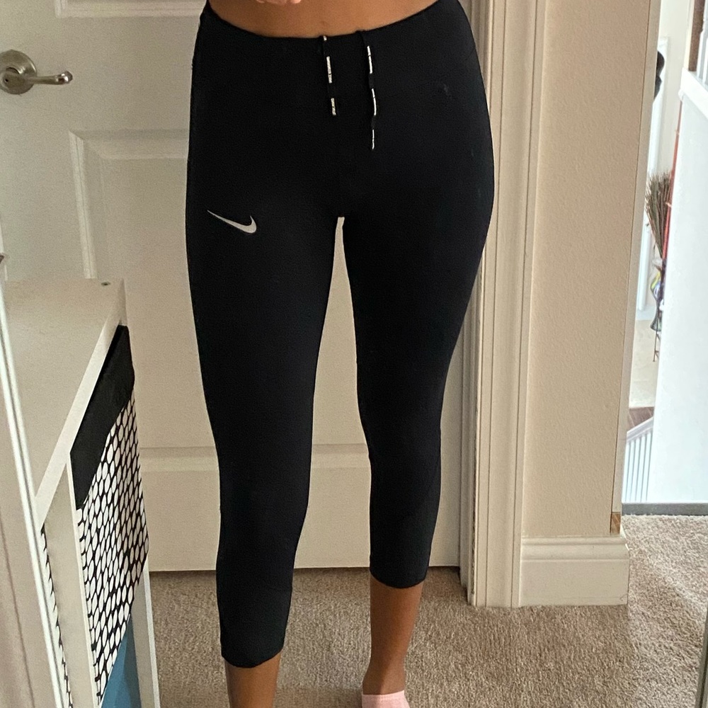 Nike Cropped Leggings